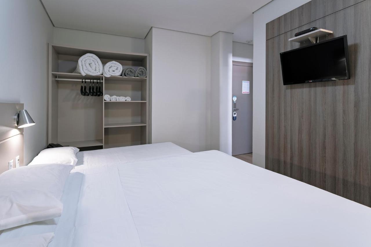 Hotel Valerim Itajai / Navegantes Buitenkant foto