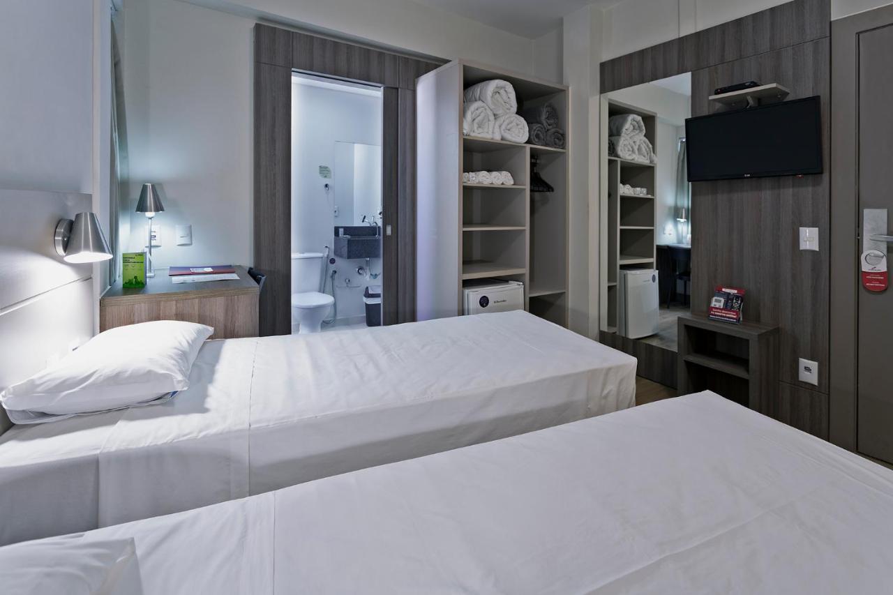 Hotel Valerim Itajai / Navegantes Buitenkant foto