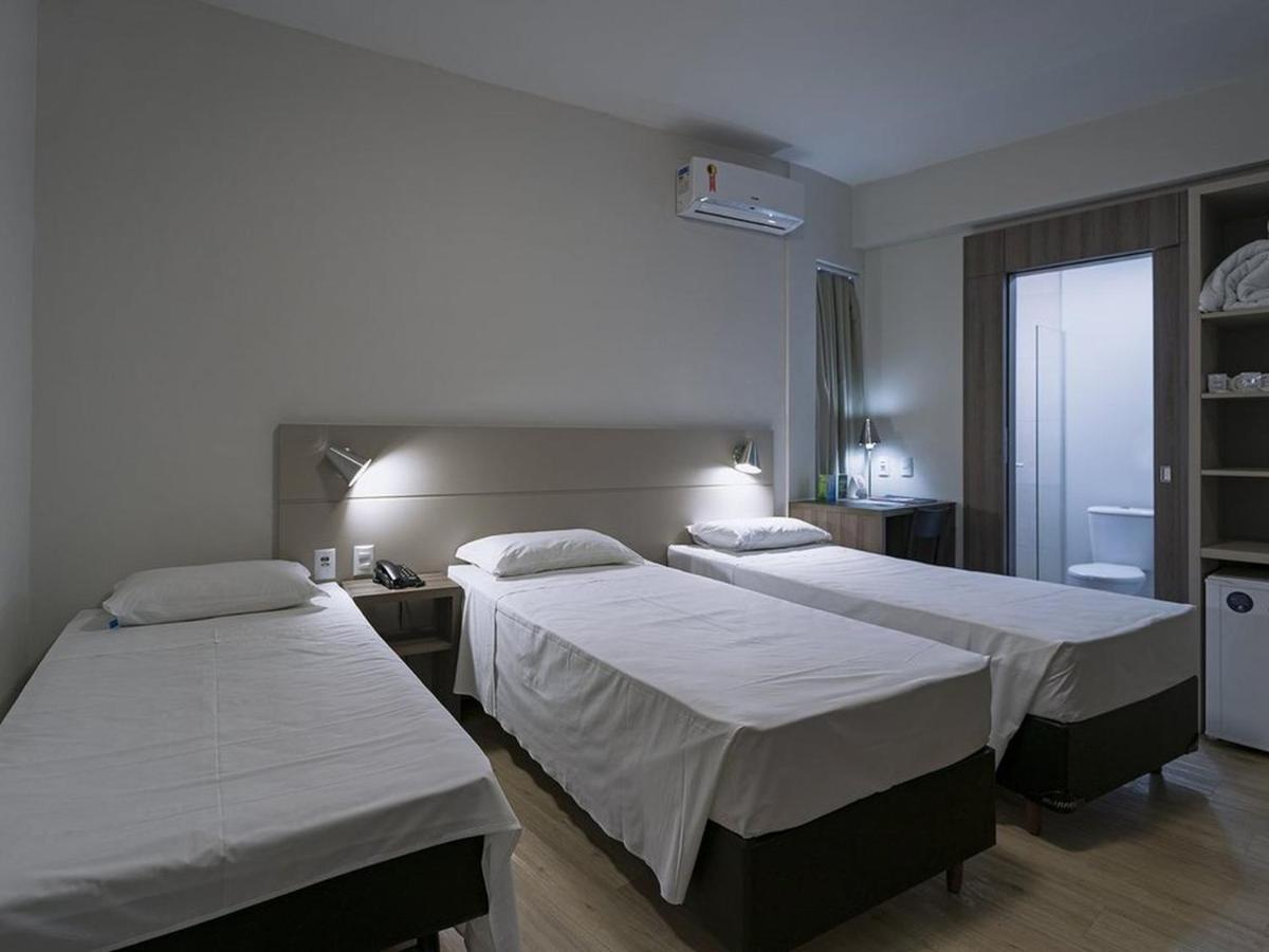 Hotel Valerim Itajai / Navegantes Buitenkant foto