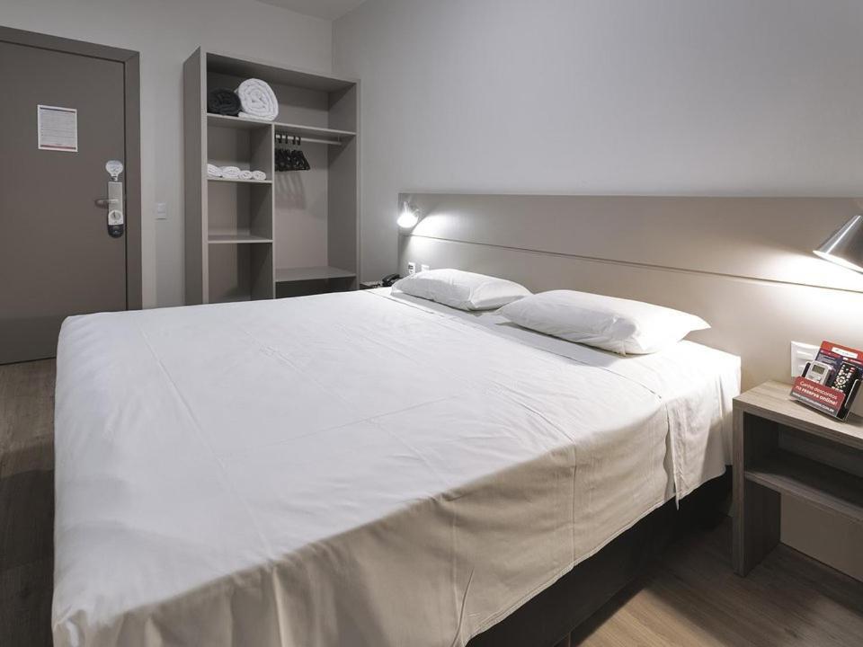 Hotel Valerim Itajai / Navegantes Buitenkant foto