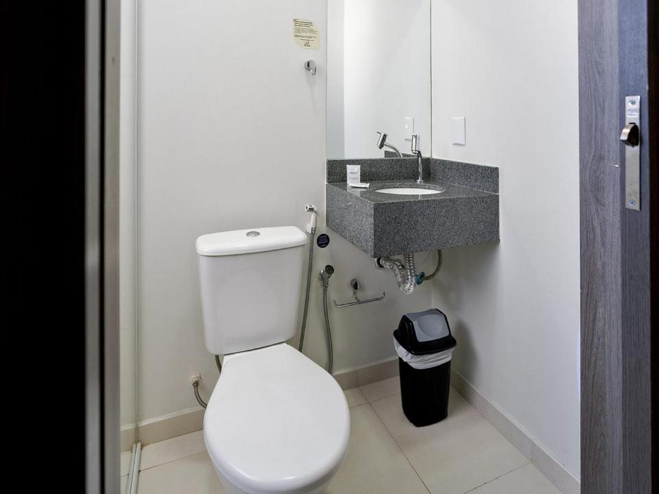 Hotel Valerim Itajai / Navegantes Buitenkant foto