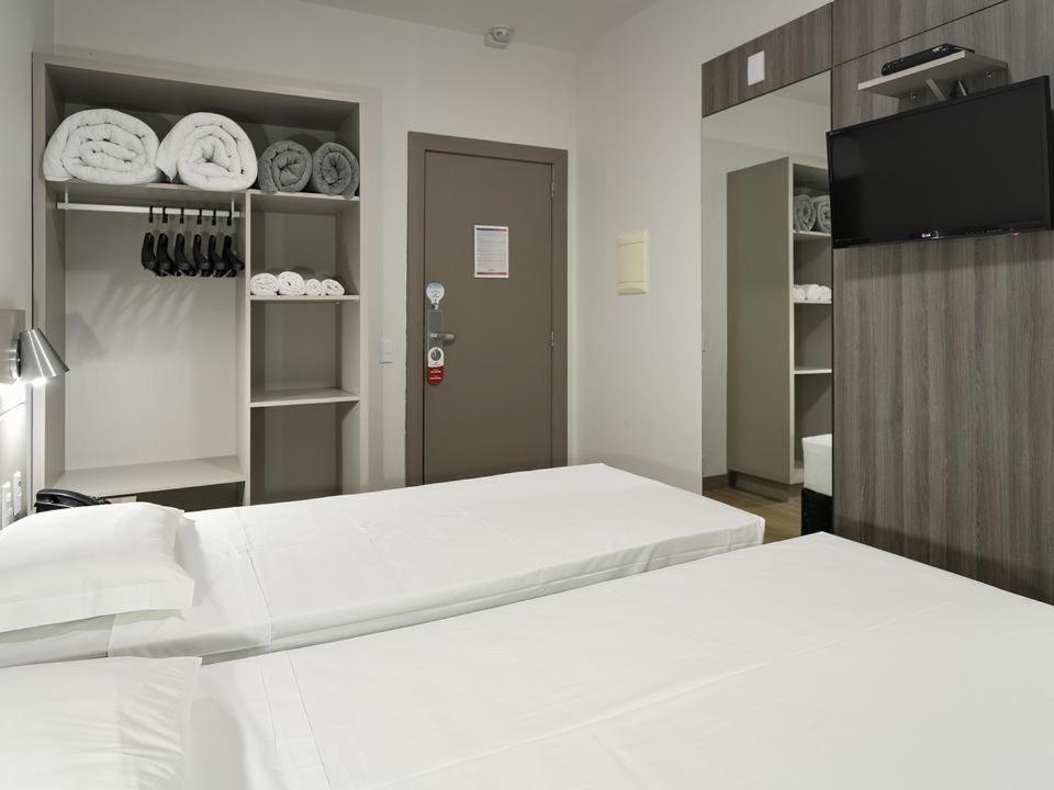 Hotel Valerim Itajai / Navegantes Buitenkant foto
