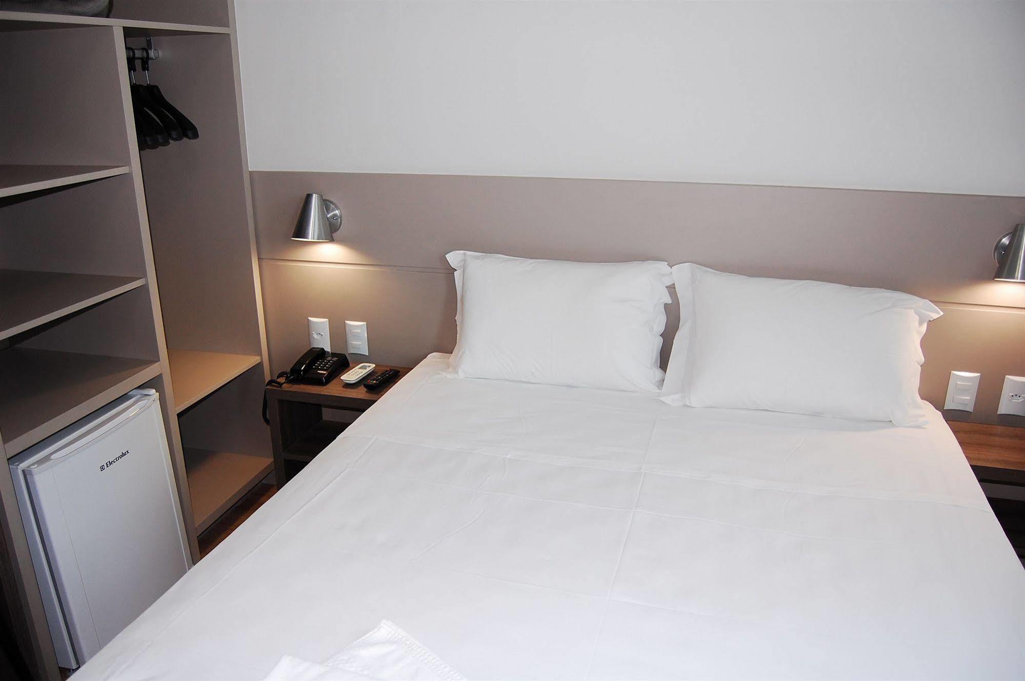 Hotel Valerim Itajai / Navegantes Buitenkant foto