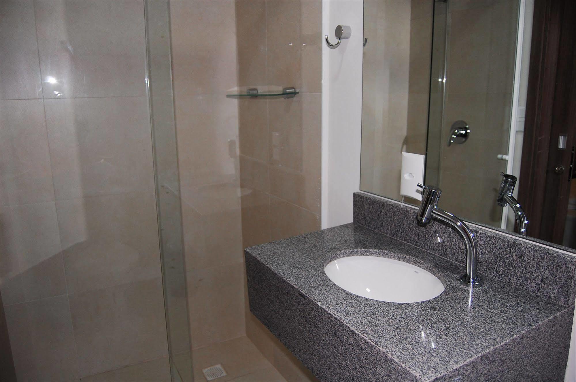 Hotel Valerim Itajai / Navegantes Buitenkant foto