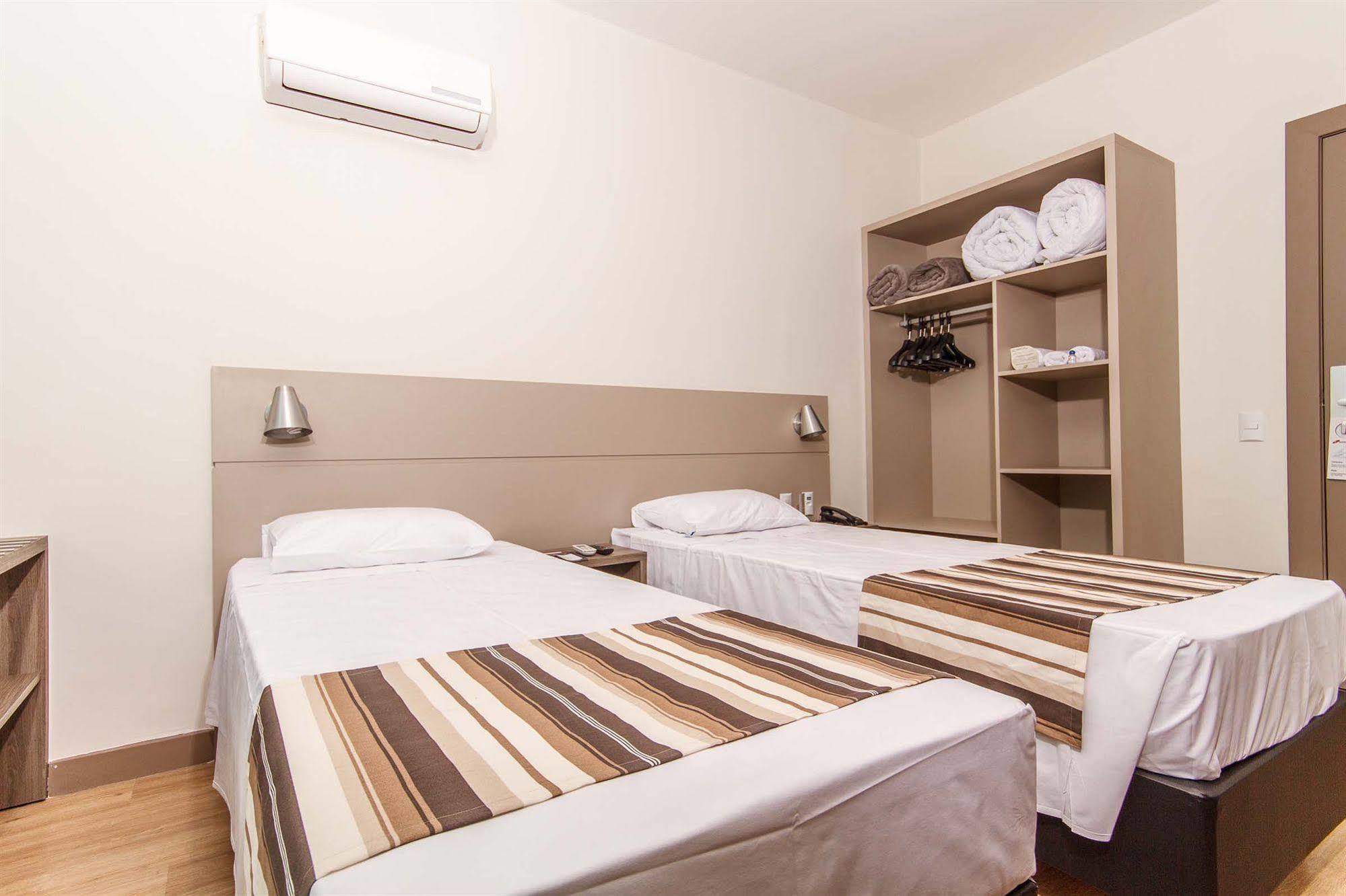 Hotel Valerim Itajai / Navegantes Buitenkant foto