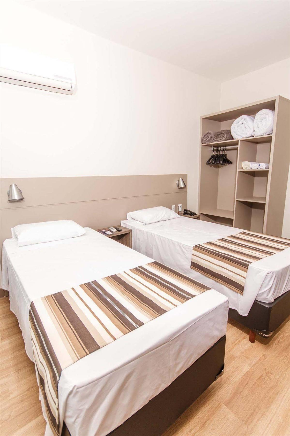 Hotel Valerim Itajai / Navegantes Buitenkant foto