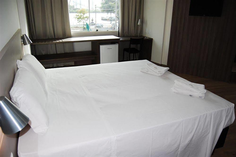 Hotel Valerim Itajai / Navegantes Buitenkant foto